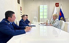 О. Бас провела рабочую встречу с прокурором ЛНР