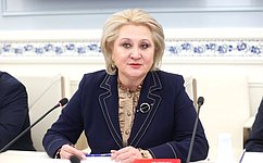 Л. Гумерова: Будут подготовлены методические рекомендации для психологов, оказывающих поддержку участникам СВО и их семьям