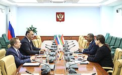 М. Ахмадов провел встречу с Послом Султаната Оман в Российской Федерации Х. Аль Тувайхом