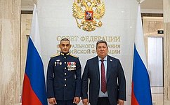 В. Полетаев встретился в Совете Федерации с Героем России из Республики Алтай