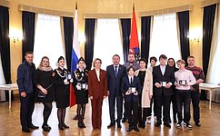 И. Святенко и В. Кожин вручили награды юным героям — ученикам московских школ