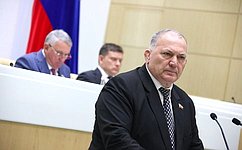 Работники аппаратов судов внесены в число лиц, в отношении которых предусматривается отдельное содержание под стражей