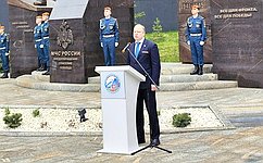 В. Шептий принял участие в церемонии открытия памятника пожарным и спасателям в Екатеринбурге