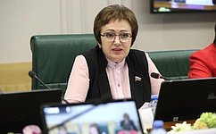 Е. Бибикова: Государственная программа по материнскому капиталу требует постоянного внимания законодателей