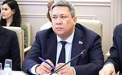 В. Полетаев: Ведется активная работа по совершенствованию правового регулирования миграционными процессами