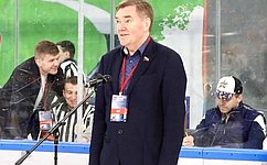 А. Савин с героем РФ, заслуженным летчиком-испытателем С. Богданом дали старт 5 му авиационно космическому кубку по хоккею с шайбой среди авиационно космических команд России