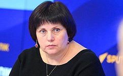 Сенатор Е. Афанасьева выступила с критикой всероссийских проверочных работ