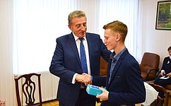 С. Лукин: Молодое поколение – достойная опора нашего государства