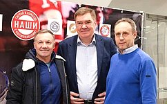 А. Савин в Калуге открыл хоккейный матч, посвященный 90-летию со дня рождения Юрия Гагарина