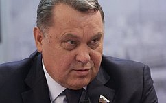 В. Шнякин вручил госнаграды лучшим депутатам парламента Нижегородской области всех созывов