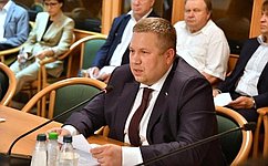 Д. Гусев принял участие в работе «круглого стола» на тему «Законодательное обеспечение подготовки коммерческих пилотов в России»