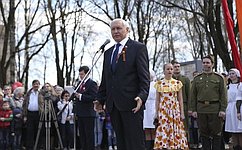 Н. Тихомиров выступил на открытии памятника военным медсестрам в Череповце