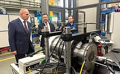 А. Карелин в региональную неделю провел встречи с трудовыми коллективами, банковскими служащими, учащимися школ и профессиональных учреждений