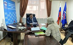 А. Новьюхов ответил на вопросы граждан в региональной общественной приёмной в Ханты-Мансийске