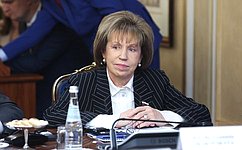 Л. Скаковская поприветствовала организаторов и участников Летней школы для преподавателей и студентов-филологов из стран ближнего зарубежья