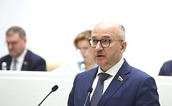 Определяются гарантии защиты прав судебных экспертов на получение платы за проведение судебных экспертиз