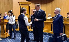 Памятная медаль СФ вручена своему юному герою в Ленинградской области