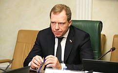 А. Кутепов предлагает ввести базовый размер платы и ценовые пределы за проведение технического осмотра