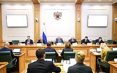 В преддверии «правительственного часа» сенаторы обсудили меры по оптимизации таможенных процедур и борьбе с нелегальным оборотом товаров