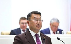 Регламентируется порядок временного содержания подозреваемых и обвиняемых