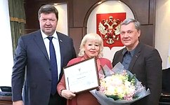 Г. Ягубов наградил лидера женского движения на Ставрополье