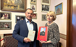 И. Мурог встретился с внучкой Героя Советского Союза А. Белякова в канун 90-летия легендарного перелёта