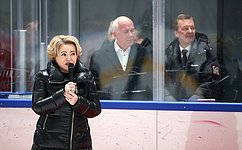 В. Матвиенко посетила тренировку команды по следж-хоккею из Санкт-Петербурга, в составе которой ветераны СВО