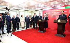 Valentina Matvienko and Yusuf Raza Gilani sign Memorandum of Under-standing between the Federation Council and the Senate of Pakistan