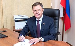 В. Новожилов: Социальные инициативы правительства Архангельской области направлены на поддержку жителей региона