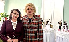 Л. Гумерова приняла участие в открытии выставки «Созидая, учимся жить!»