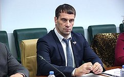 Э. Исаков посетил предприятия судостроения и машиностроения в Республике Крым и Ростовской области