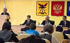 Б. Жамсуев обсудил с журналистами будущее печатных изданий Агинского Бурятского округа