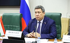 В. Полетаев провел ряд встреч в Республике Алтай, на которых обсуждались вопросы социально-экономического развития региона