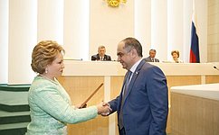 Совет Федерации прекратил досрочно полномочия сенаторов Е. Малкина и М. Суюнчева