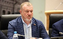 С. Горняков: В Волгоградской области обсудили эффективность использования бюджетных средств на благоустройство территорий