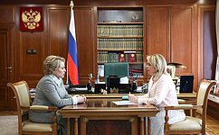 В. Матвиенко обсудила вопросы развития Ялты с главой администрации города Я. Павленко