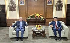 Iliyas Umakhanov meets with Indonesian parliamentarians in Jakarta