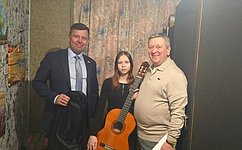 А. Лутовинов исполнил новогоднюю мечту юной жительницы города Нарьян-Мара