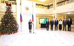 В. Матвиенко открыла в Совете Федерации ежегодную акцию «Елка желаний»
