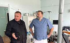 И. Кастюкевич посетил больницу в Херсонской области и встретился с врачами-стоматологами, приезд которых организовал для лечения льготных категорий граждан