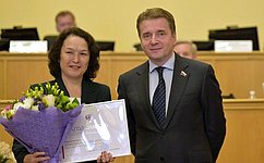 Д. Горицкий вручил награды Совета Федерации заслуженным работникам Тюменской области