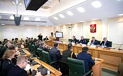 Viktor Bondarev holds a briefing for foreign defence attaches accredited in Russia