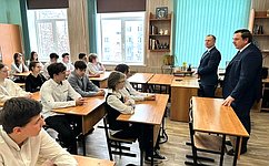 И. Мурог провел «разговор о важном» с учениками рязанской школы №14