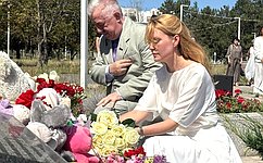 Д. Лантратова встретилась с вдовами участников СВО и почтила память погибших детей Донбасса