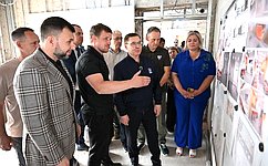 В. Якушев передал жителям ДНР ключи от квартир, восстановленных после украинского обстрела