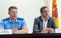 Н. Владимиров и прокурор Чувашии Э. Гиматов провели совместный прием граждан