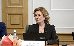 И. Святенко: Законопроект сенаторов об условиях сохранения права на ежемесячное пособие по уходу за ребенком принят в первом чтении