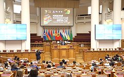 И. Святенко и Ю. Архаров приняли участие в работе Молодежного межпарламентского форума в Санкт-Петербурге
