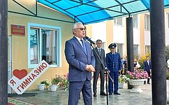 Б. Жамсуев принял участие в торжествах, посвященных Дню знаний, в поселке Агинское