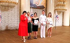 Е. Афанасьева вручила дипломы выпускникам ИМЦ